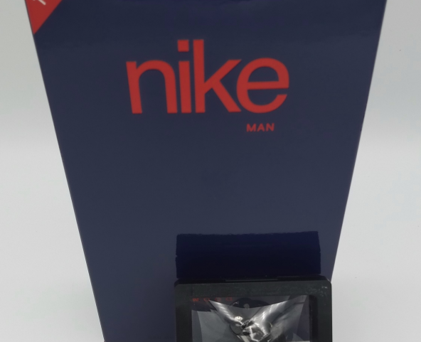 Colonia Nike chico 150 ml+ Colgante acero