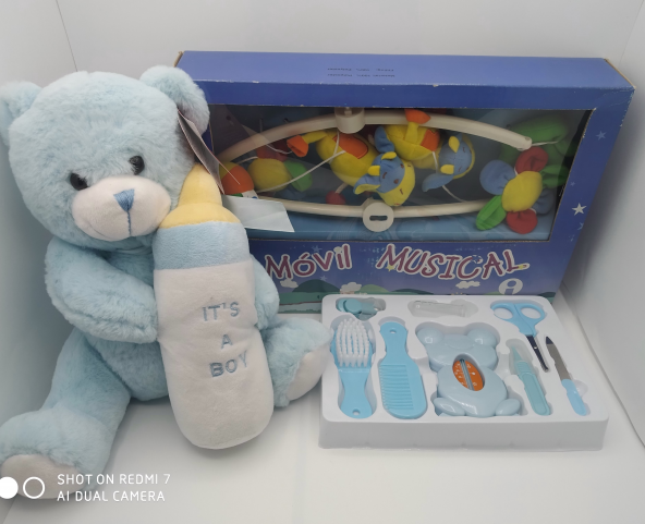 Set regalo bebé con musical móvil cuna vaquitas+peluche oso+caja utensilios bebé con peine,cepillo,tijeras termómetro...